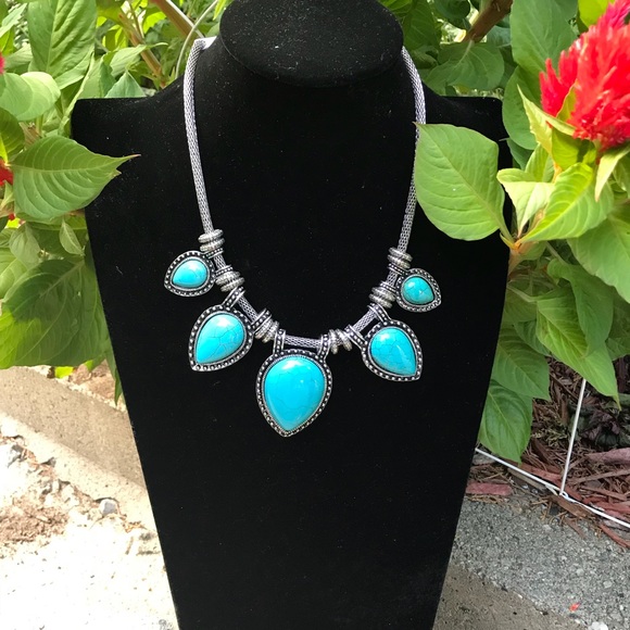 NECKLACE - Picture 2 of 5