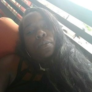 Meet your Posher, Danyelle