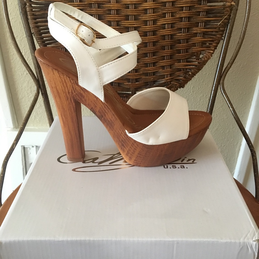 Elegant Footwear Bavol Heeled Sandal (never worn)