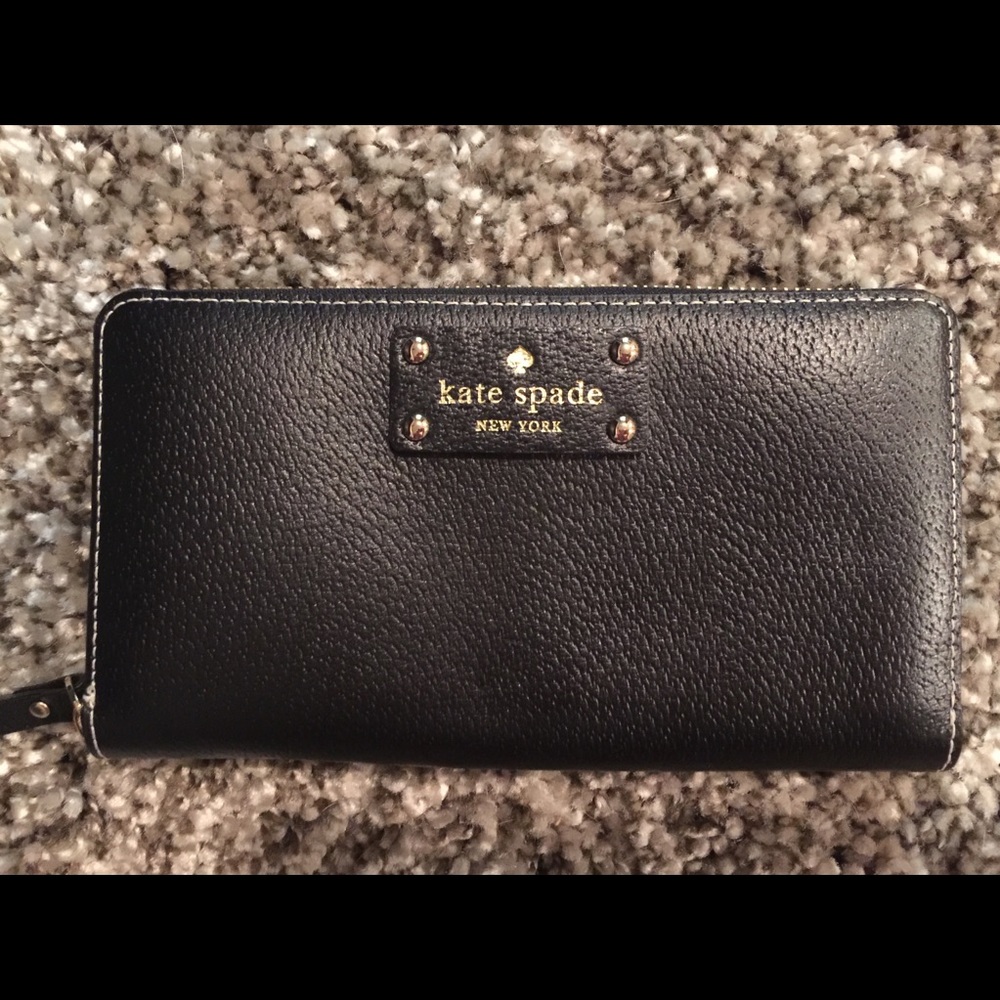 NWT Kate Spade Black zip wallet