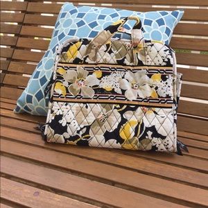 Vera Bradley Hanging Organizer in Dogwood