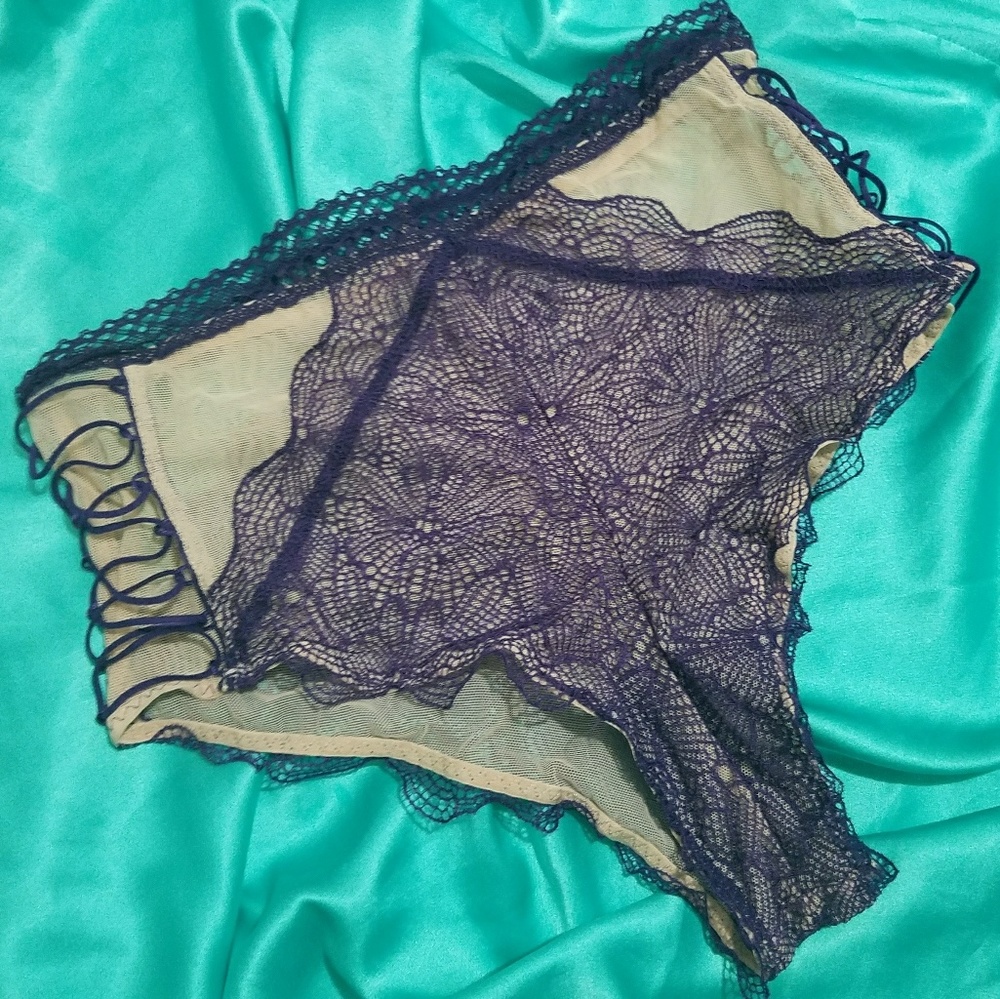 NWT VS Plumdust Purple Lace Cheeky Panty