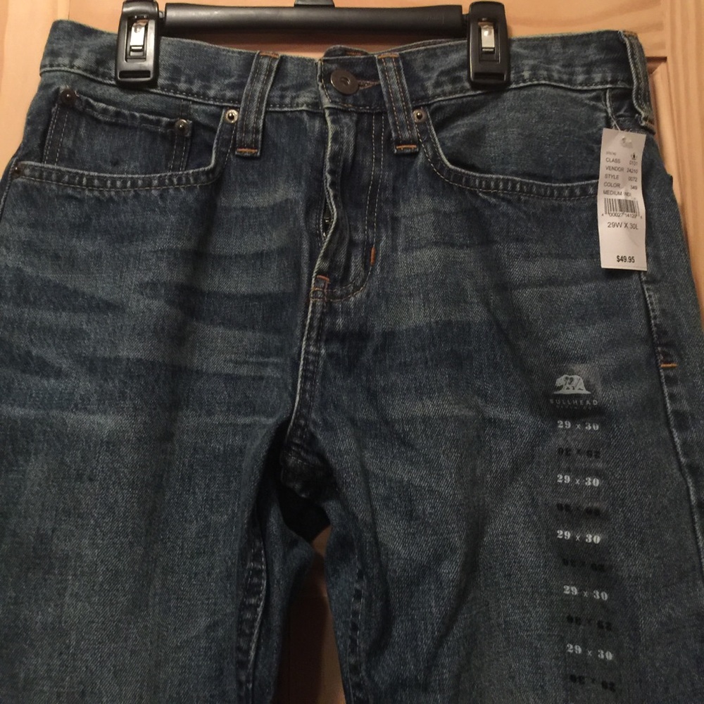 Bullhead jeans. Slim fit never been worn!!