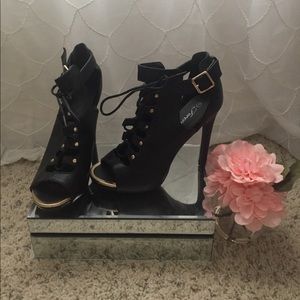 Black heels/ Booties