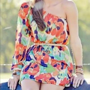 One sleeve asymmetrical dress!