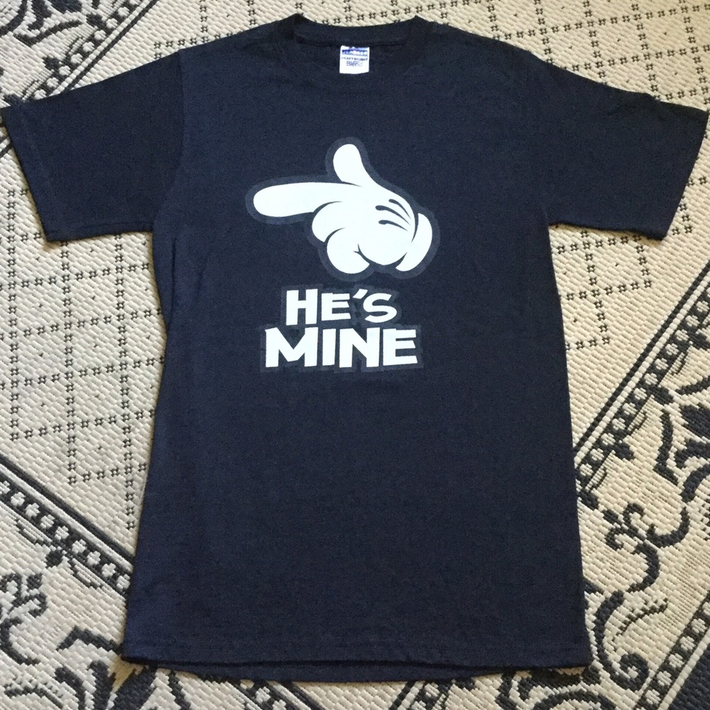 🆕 3/$10 DISNEY Mickey Mouse Hand T-Shirt 🖤❤️