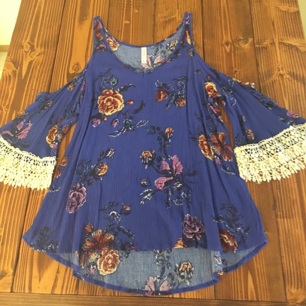 Xhilaration top