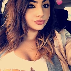 Meet your Posher, Dalia