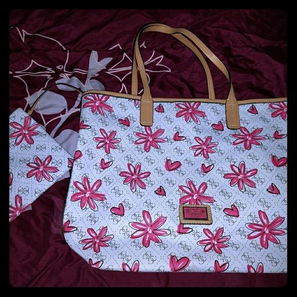 Guess Handbags - GUESS tote purse