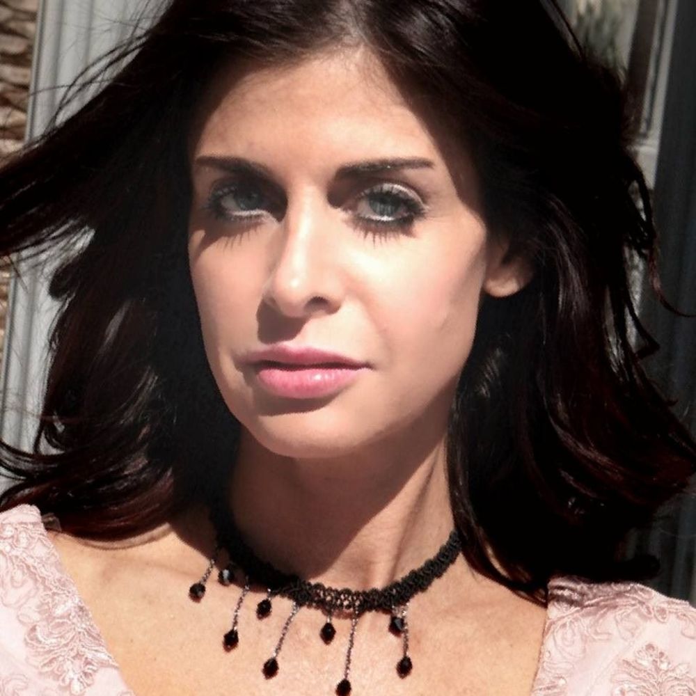 Meet your Posher, Sharon