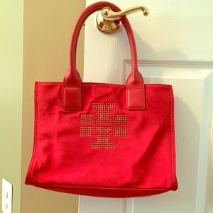 Gently used - like new. Tory Burch tote bag. Gently used - like new. Tory Burch tote bag.