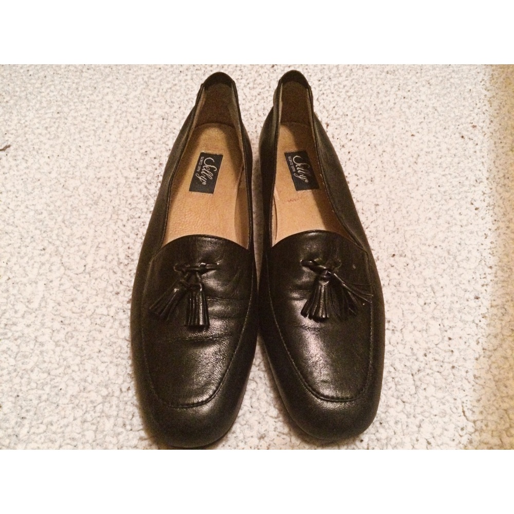 Black shoes
