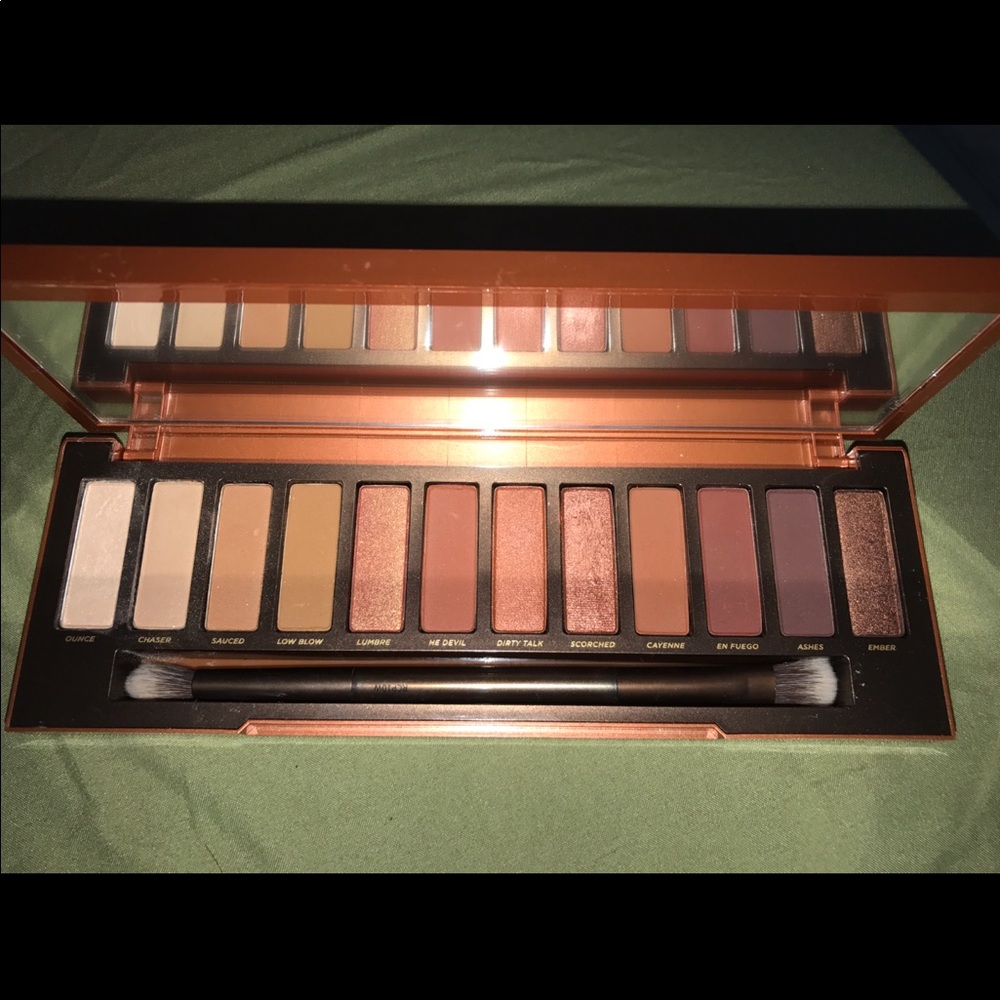 Authentic URBAN DECAY NAKED HEAT palette