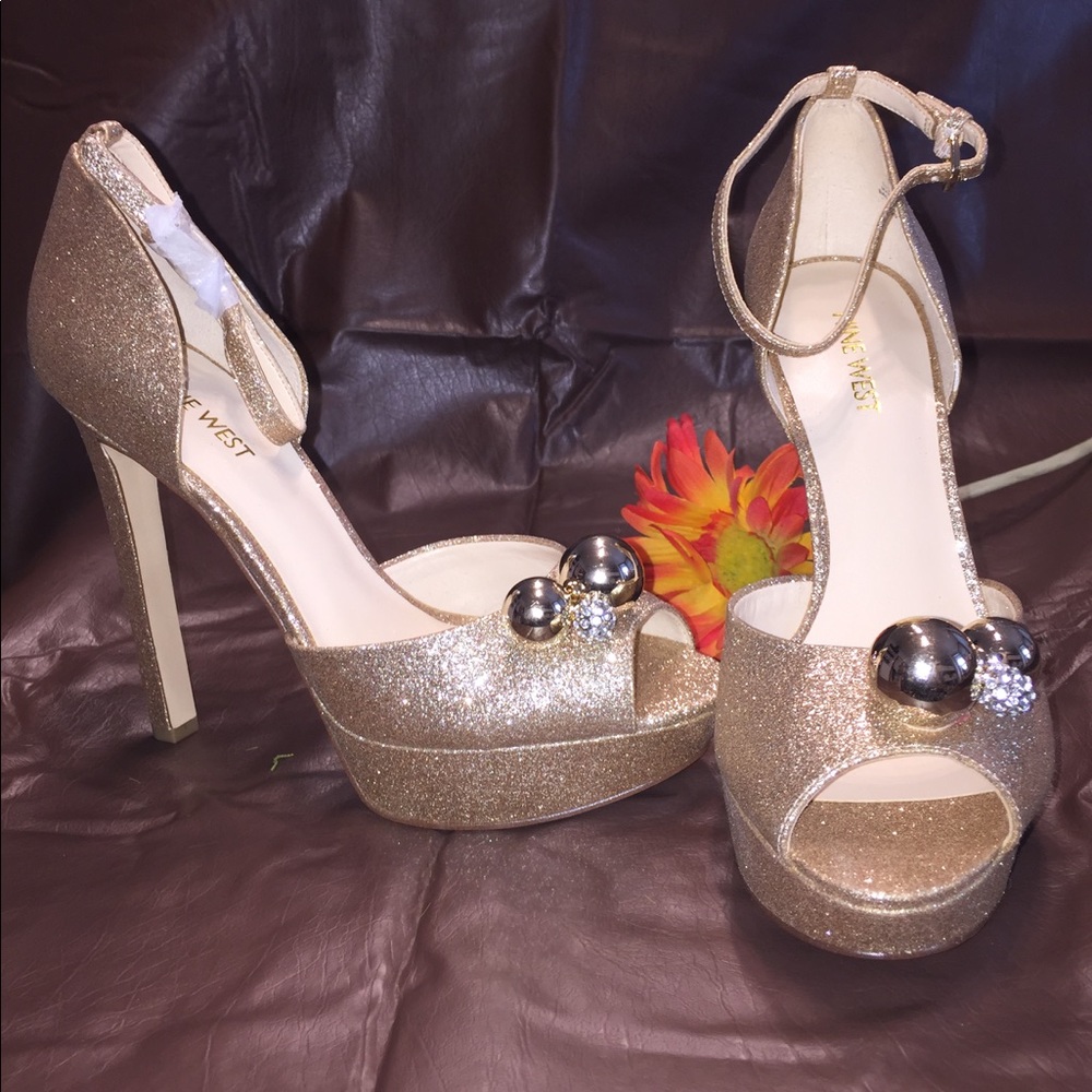 Nine West Vidal! Platform Peep-toe w/ Ankle Strap!