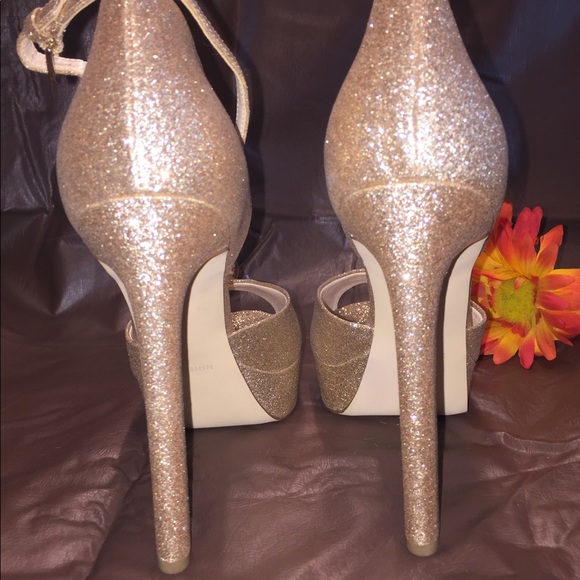 Nine West Vidal! Platform Peep-toe w/ Ankle Strap! - Picture 3 of 8