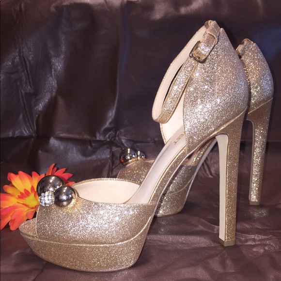 Nine West Vidal! Platform Peep-toe w/ Ankle Strap! - Picture 4 of 8