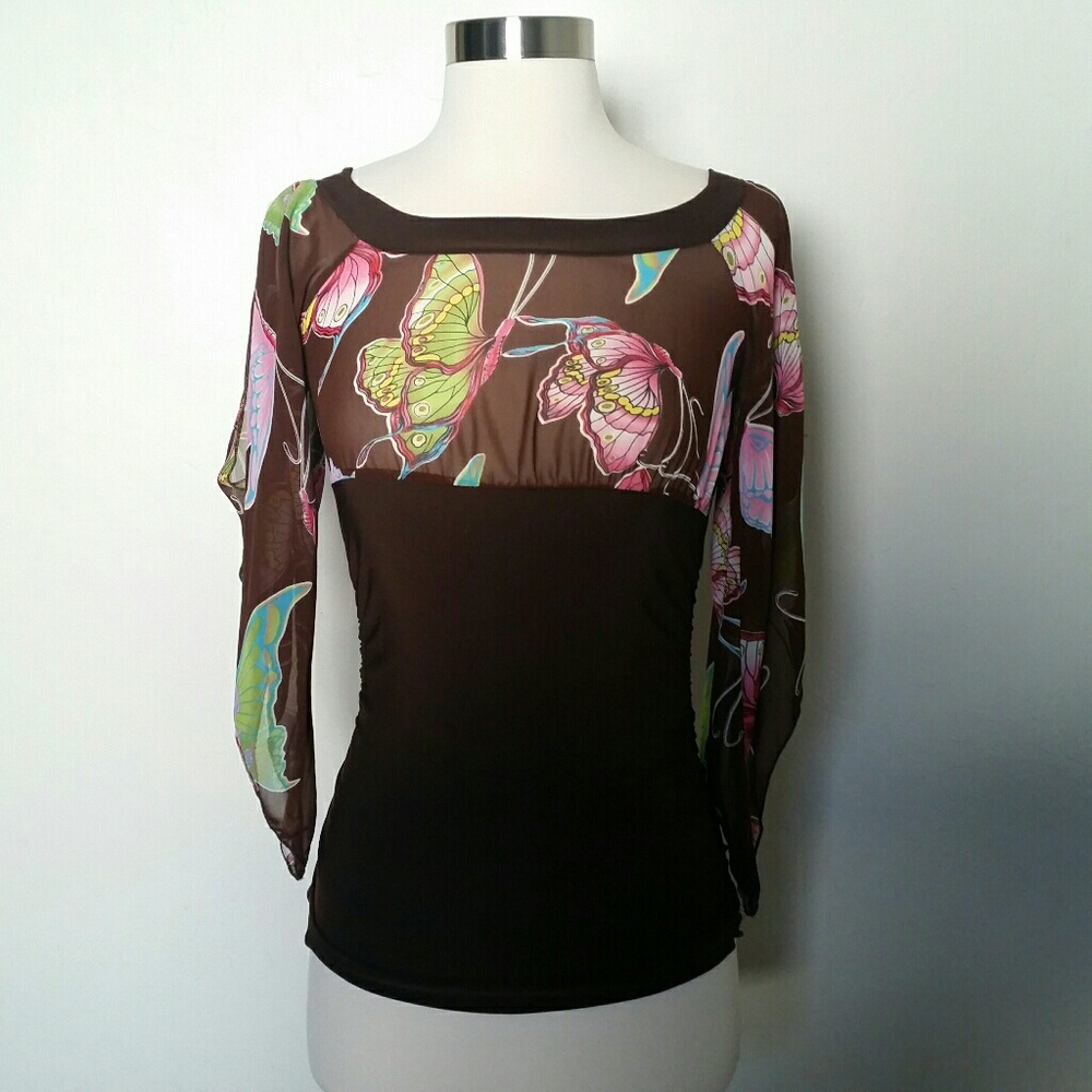 Fitted cold shoulder butterfly shirt