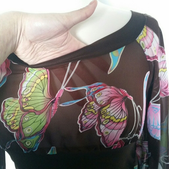 Fitted cold shoulder butterfly shirt - Picture 5 of 8