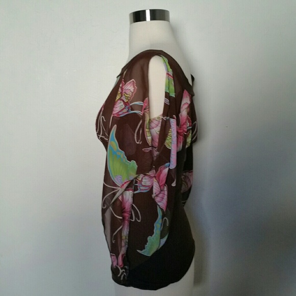 Fitted cold shoulder butterfly shirt - Picture 2 of 8