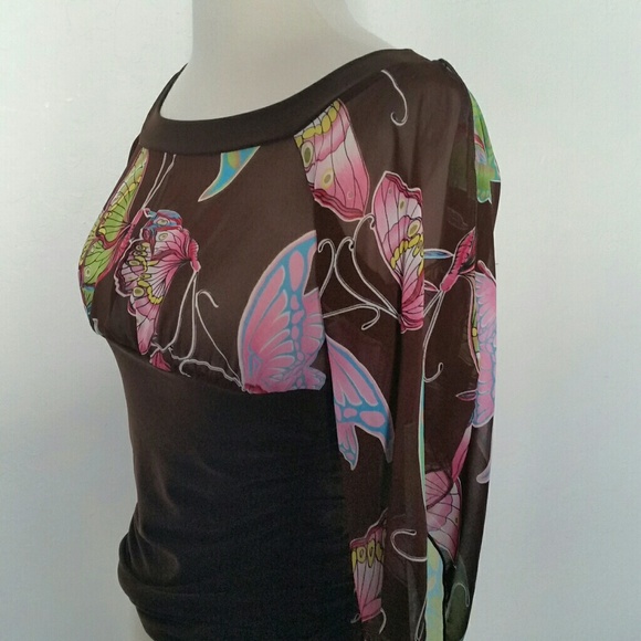 Fitted cold shoulder butterfly shirt - Picture 7 of 8
