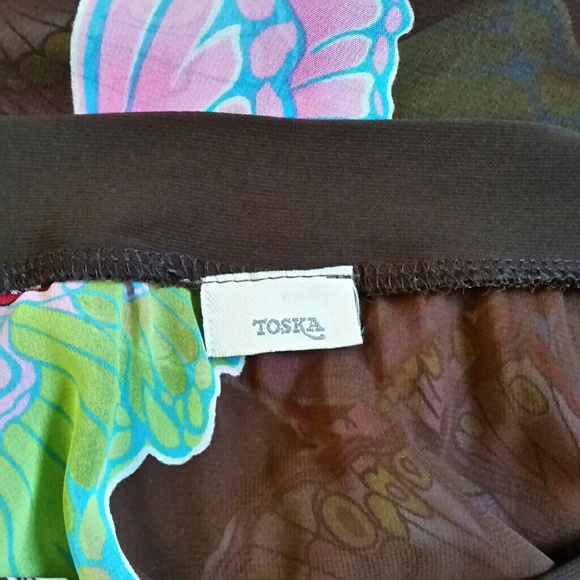 Fitted cold shoulder butterfly shirt - Picture 8 of 8