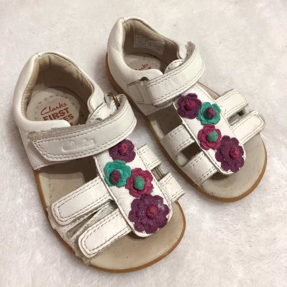 Leather Clark’s baby sandals 4.5M
