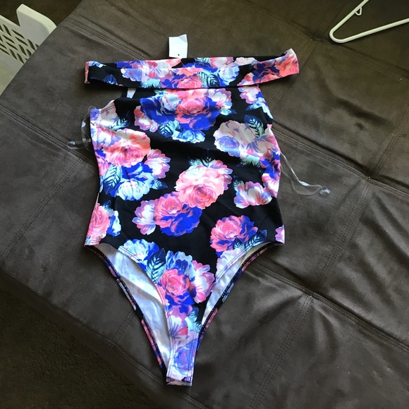 Charlotte Russe Bodysuit - Picture 2 of 2