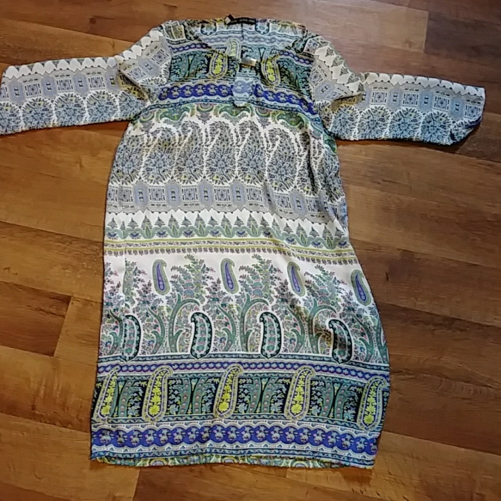 Nice paisley pattern dress.