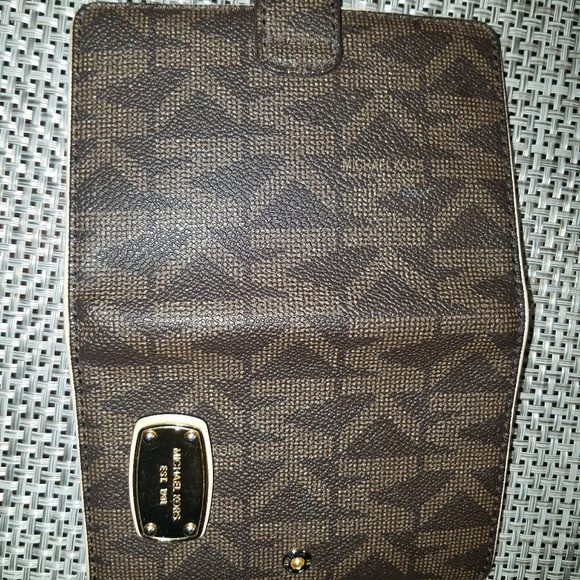 Authentic Michael Kors wallet and change purse - Picture 4 of 6