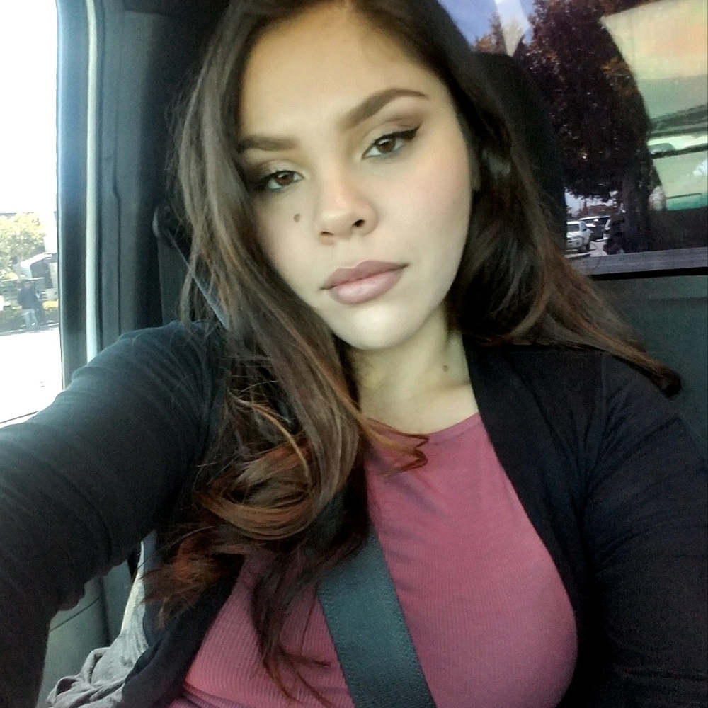 Meet your Posher, Laura