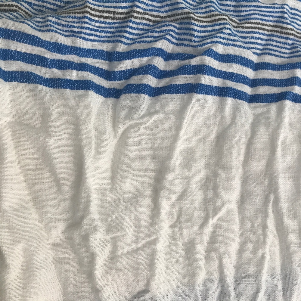 Linen scarf - Picture 3 of 3