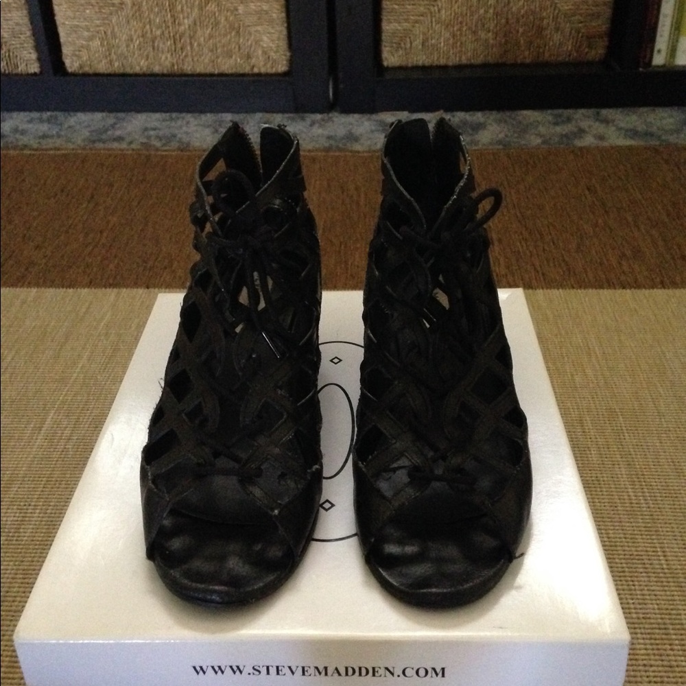 Steve Madden lace up wedges