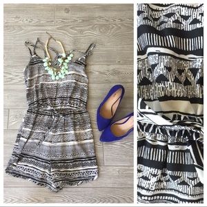 NWT. BeBop Romper. B&W Aztec print size S.