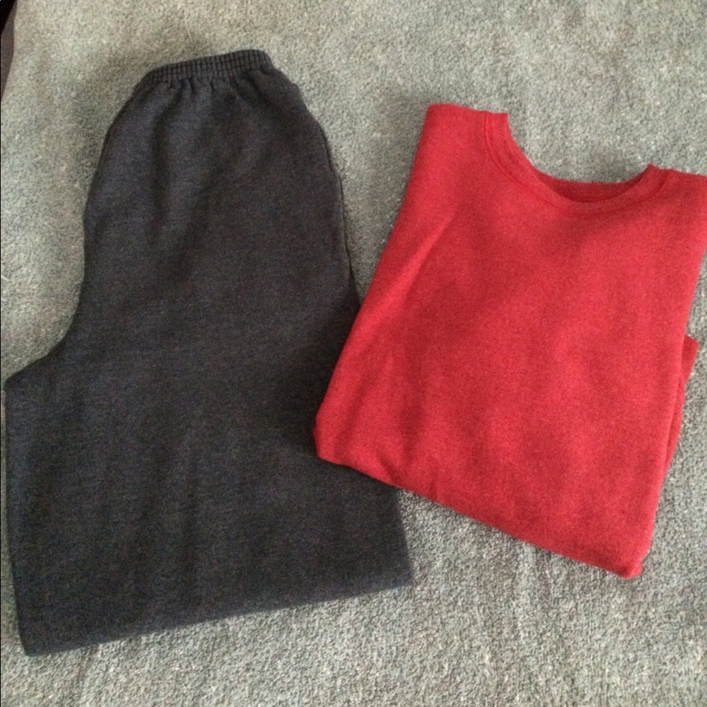 Boys “Hanes” Sweatpants and Sweatshirt Size L