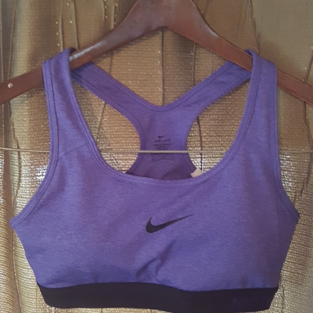 Nike top