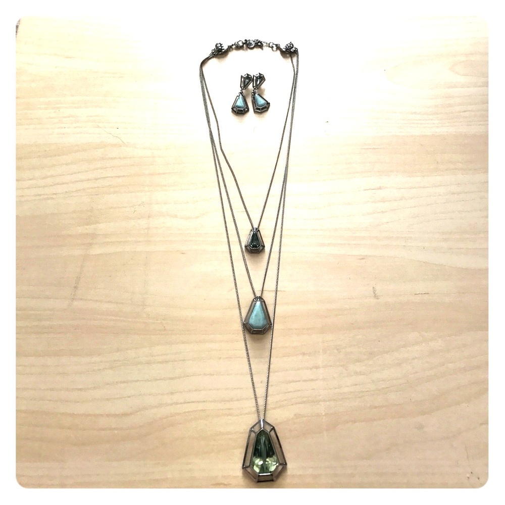 chloe and isabel set