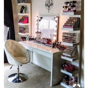 Meet your Posher, Edna