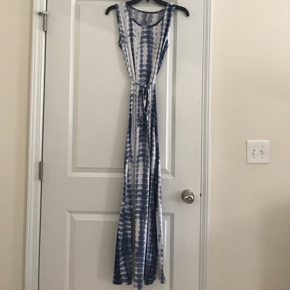 Perfect for fall! Blue tie dye maternity maxi