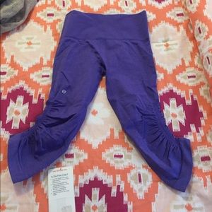 Lulu lemon in the flow crop 2 size 4 purple