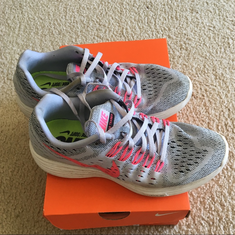 Nike Luna tempo size 7