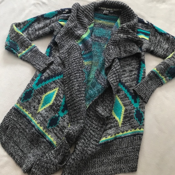 Roxy Sweaters - Roxy Gray Green Tribal Pattern Drape Open Sweater