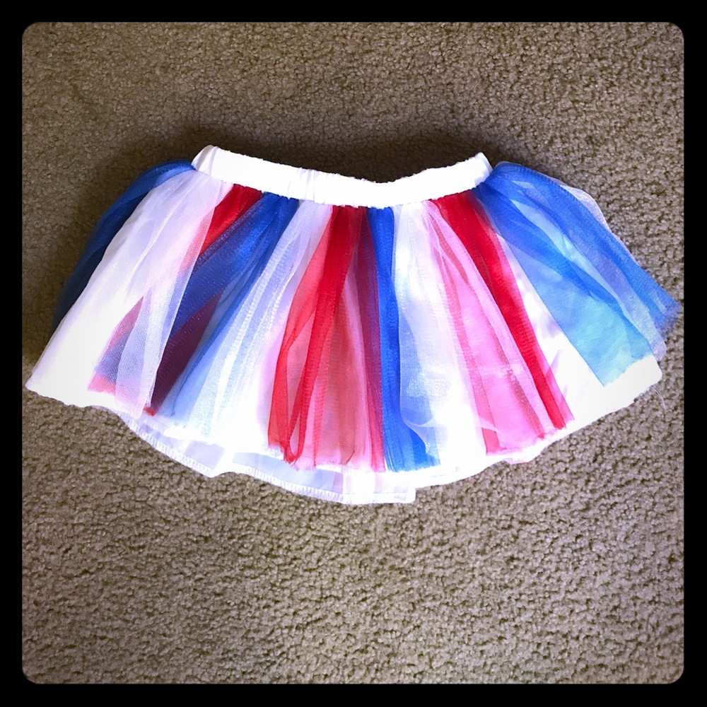 Girls S/M 4th of July colored skirt. Like a 6/7