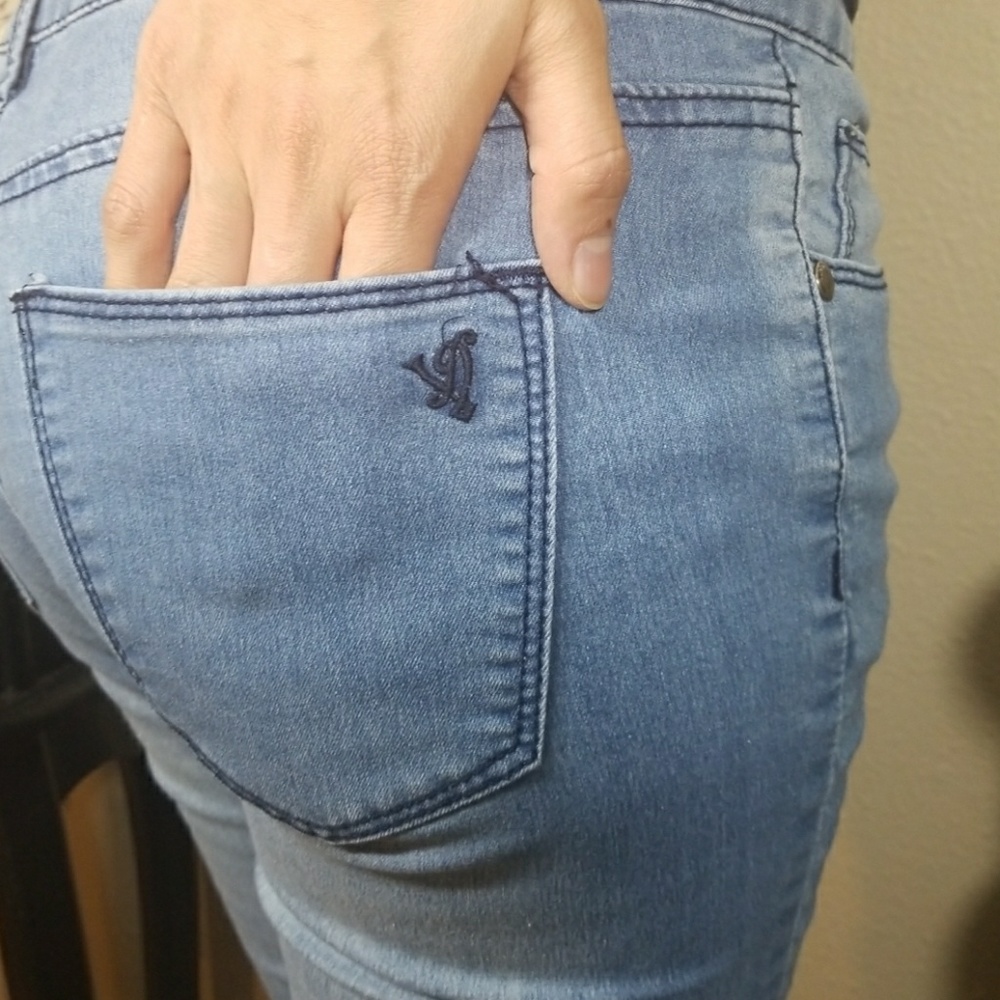 Distressed Jeans - Picture 4 of 5
