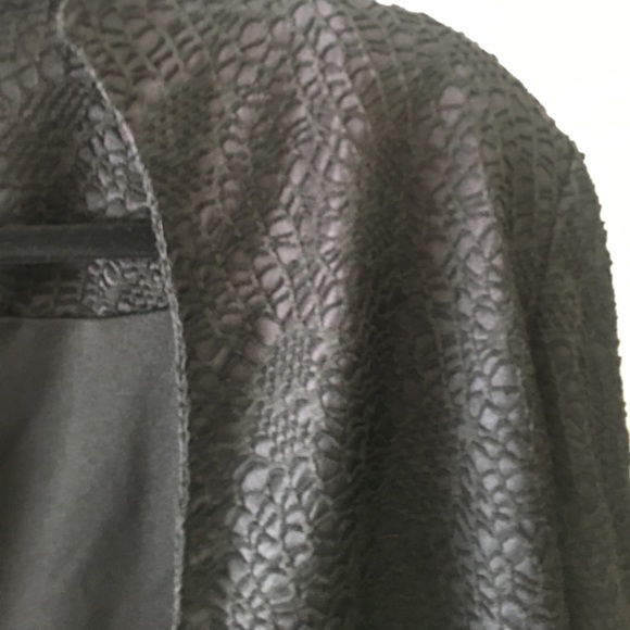 Quarter length textured black jacket - Picture 4 of 6