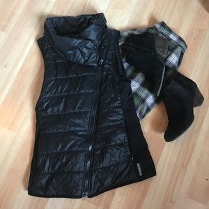 Reebok Black Side Zip Vest