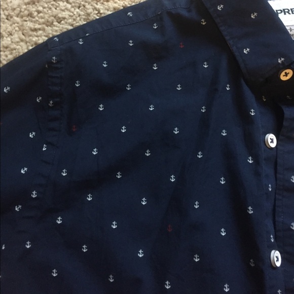 Express button up shirt - Picture 3 of 4