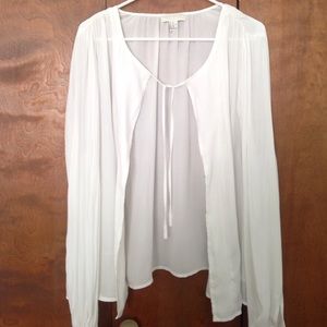 White Long sleeved blous