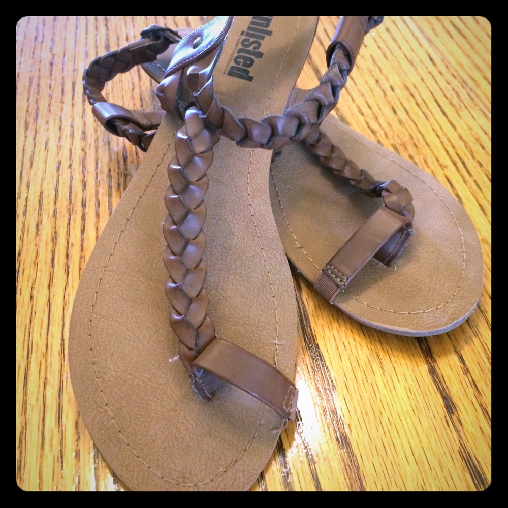 Unlisted by Kenneth Cole Sandals sz8
