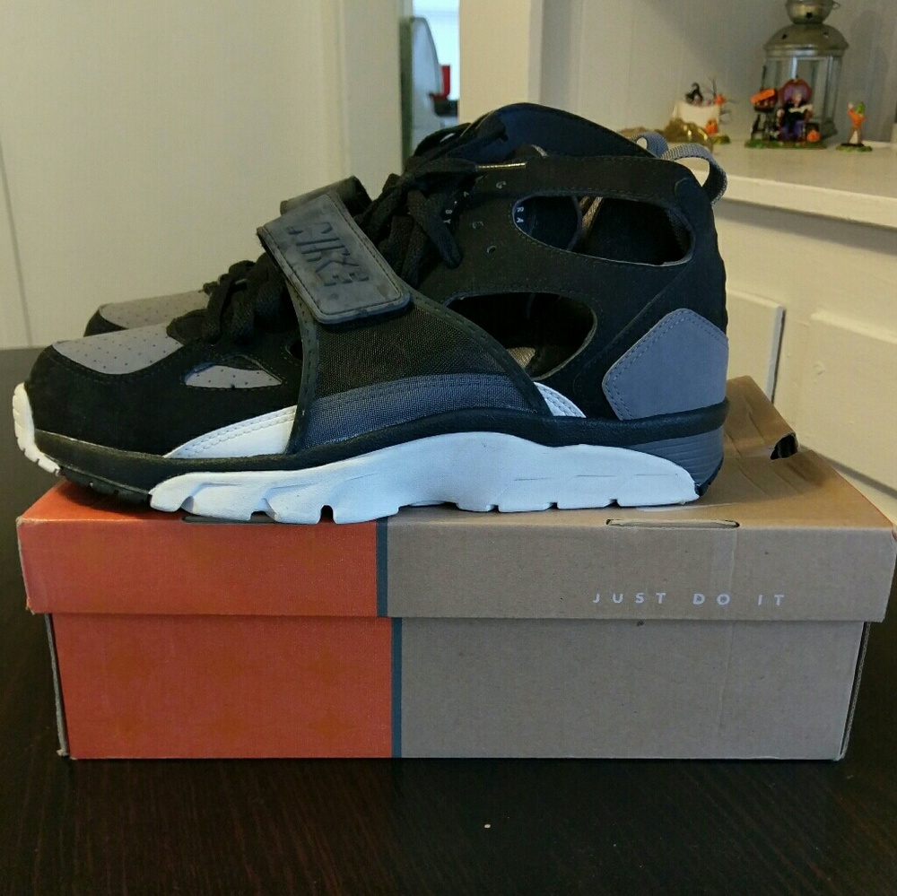 DS air trainer huarache B