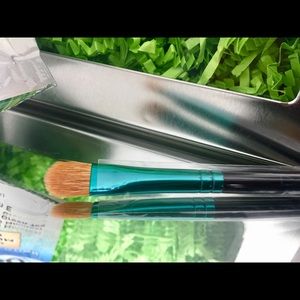 MAC Shader Brush 242+Eyeliner Brush 209  on 1 wand